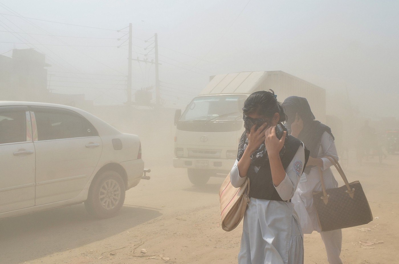 AEM: Poluarea aerului ucide anual 1.200 de copii şi adolescenţi în Europa