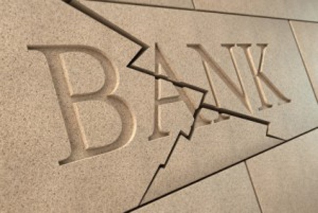 Haos pe piața bancară! Încă o bancă americană, First Republic Bank, se îndreaptă spre faliment. Acțiunile au scăzut cu 50% și au fost suspendate