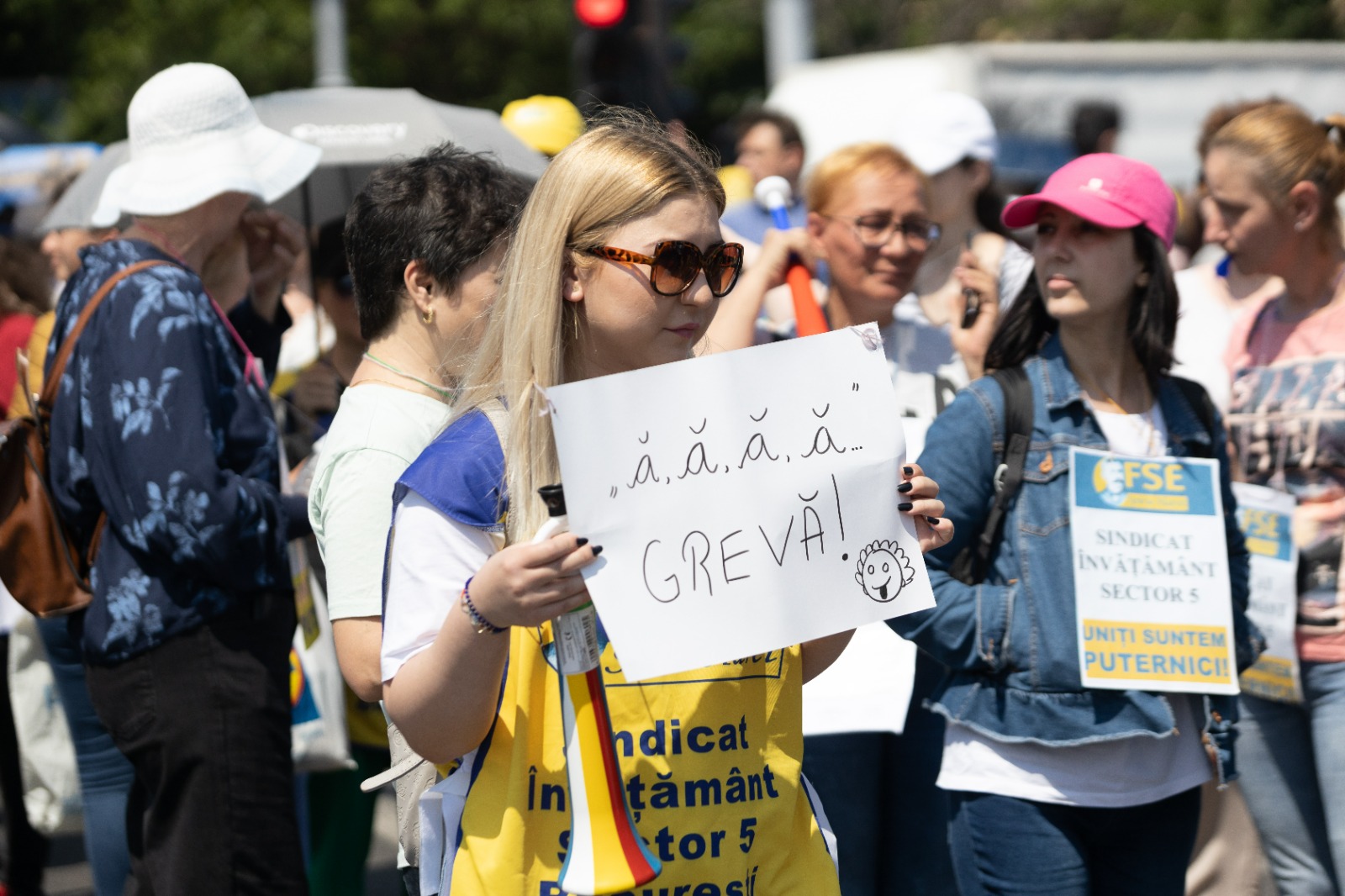 Greva continuă. Sindicaliștii resping oferta Guvernului/Coaliţia cere responsabilitate şi derularea examenelor pentru elevii din anii terminali Greva continuă. Sindicaliștii resping oferta Guvernului/Coaliţia cere responsabilitate şi derularea examenelor pentru elevii din anii terminali