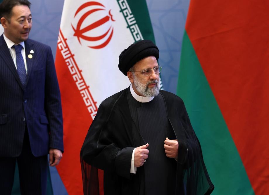 Iranul şi Siria s-au angajat să-şi întărească relaţiile, la finalul unei vizite a lui Raisi la Damasc