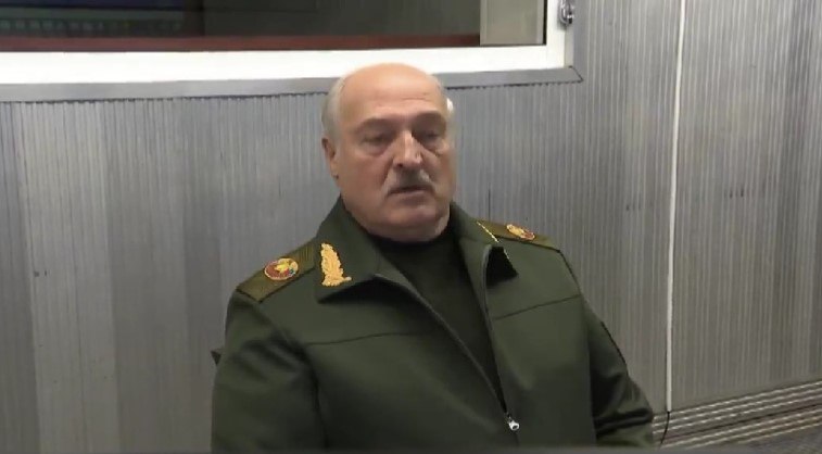 Noi speculații privind starea de sănătate a lui Aleksandr Lukașenko. Liderul belarus, slăbit și cu vocea răgușită VIDEO