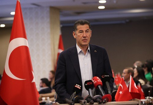 Cadidatul de pe locul trei la alegerile din Turcia se declară „deschis la dialog” cu Erdogan sau Kilicdaroglu