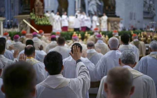 Victime ale abuzurilor din Germania au mers pe biciclete până la Vatican pentru a discuta cu papa Francisc