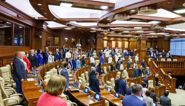 Rezoluția adoptată la mitingul convocat de Maia Sandu, votată în Parlamentul de la Chișinău