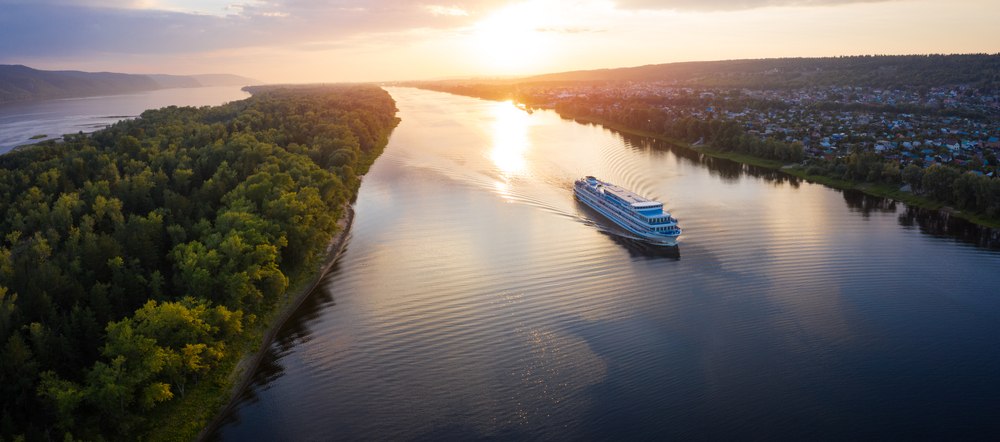 O navă de transport maritim a eșuat în canalul Volga-Marea Caspică O navă de transport maritim a eșuat în canalul Volga-Marea Caspică