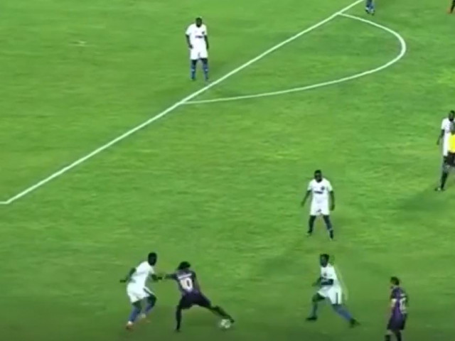 Ronaldinho nu și-a pierdut ”magia”. Driblingul spectaculos reușit de brazilian
