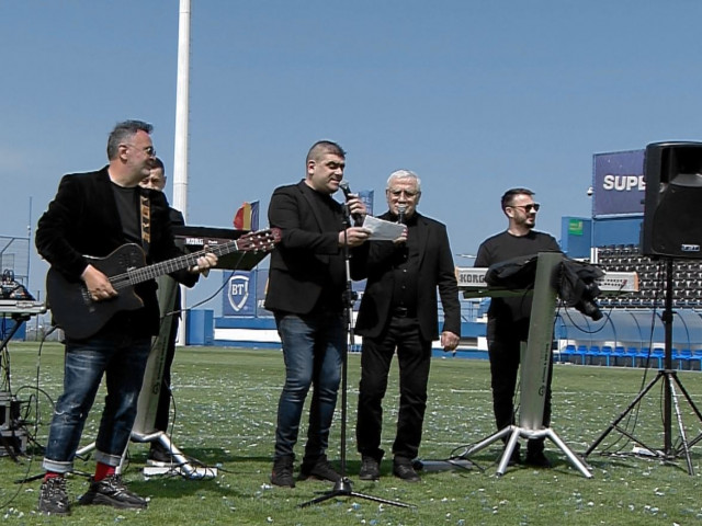 Video Exclusiv | Melodie specială pentru campioana Farul. Formația Pindu, spectacol în fața “Regelui”, pe gazon
