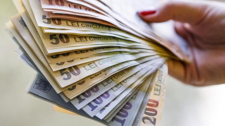 Românii pot investi, din nou, în titlurile de stat Tezaur! Dobânzi neimpozabile de până la 7,10% pe an la titlurile de stat 