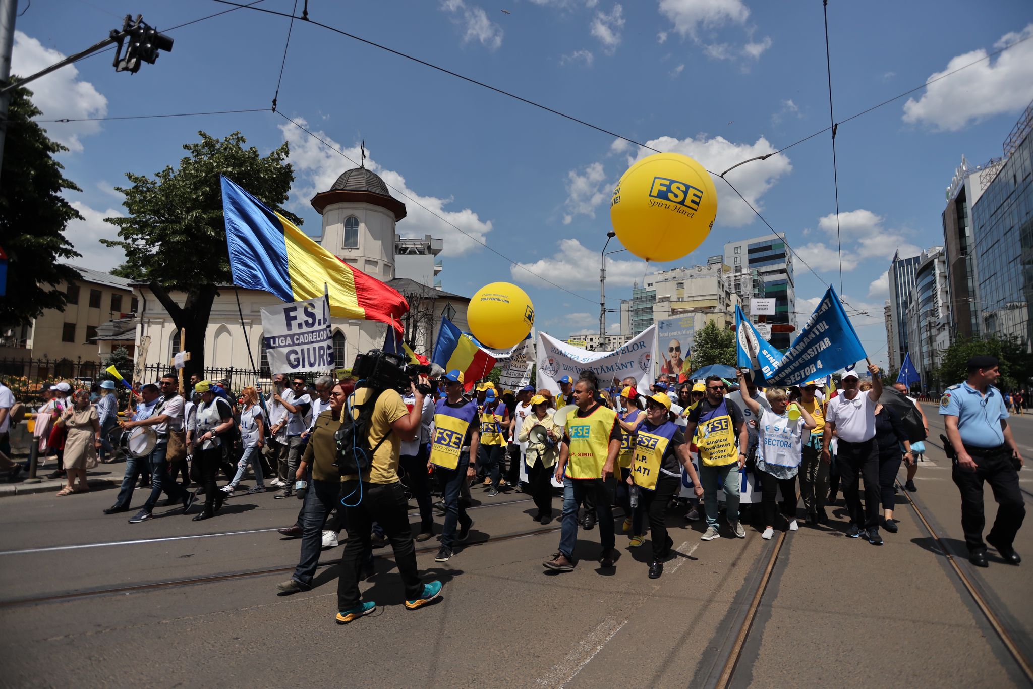 Profesorii ies, din nou, în stradă. Miting de amploare în București