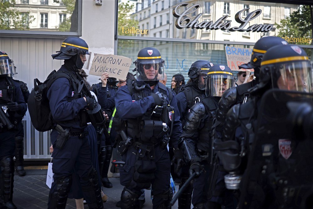 Protestatarii francezi au luat cu asalt sediul Jocurilor Olimpice de vară: „Fără pensie, fără Olimpiadă“ este sloganul lor