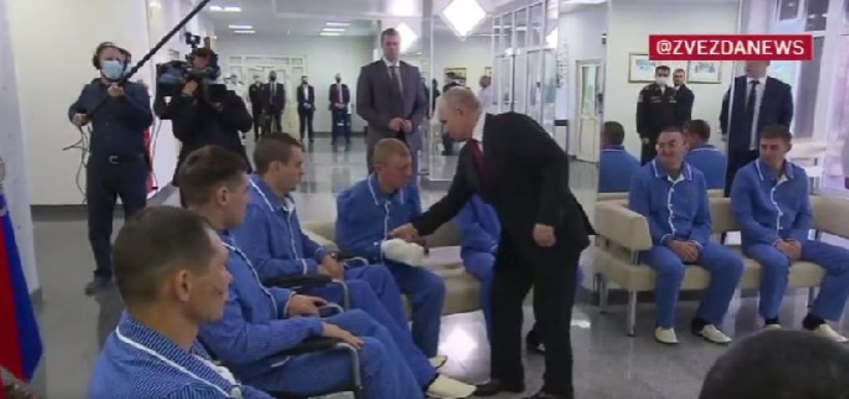 Putin, vizită la un spital cu militari răniţi în războiul din Ucraina: „Sunteți bărbați adevărați” VIDEO
