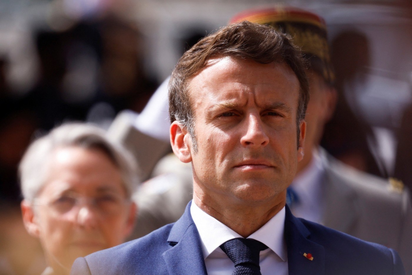 Preşedintele Macron prezintă un plan de mutare a producţiei de medicamente în Franţa