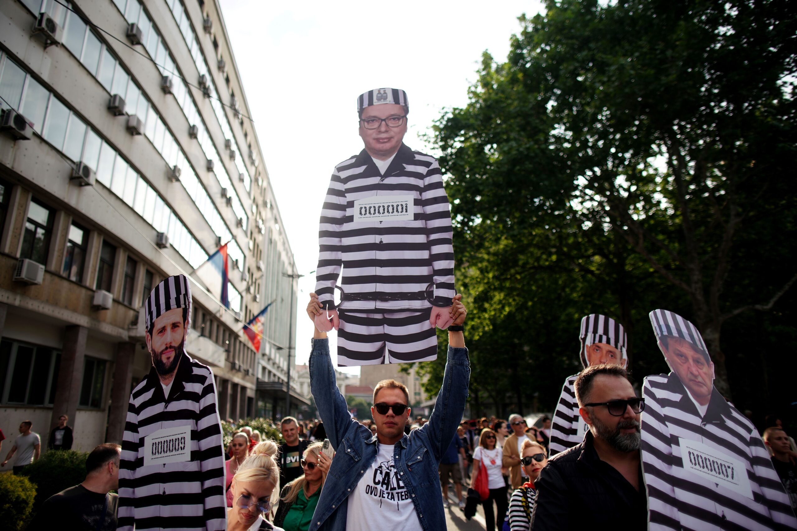 Serbia a ajuns ca Mexicul. Președintele sârb Aleksandar Vučić este acuzat de legături cu bandiții