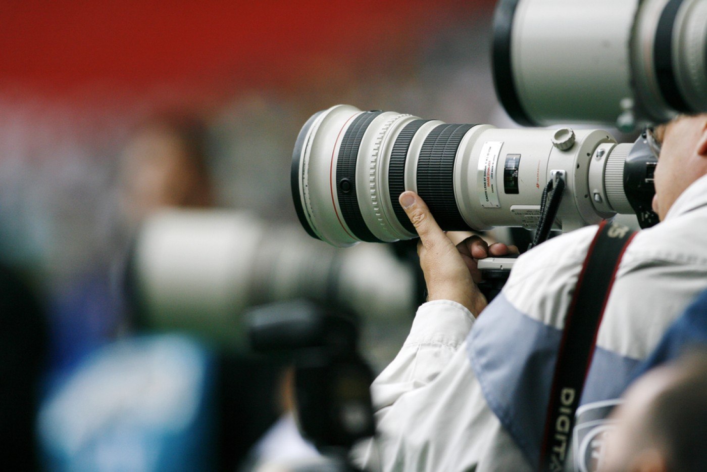 Îngrijorări în legătură cu spionarea jurnaliştilor. Cum avansează proiectul de lege european privind libertatea presei