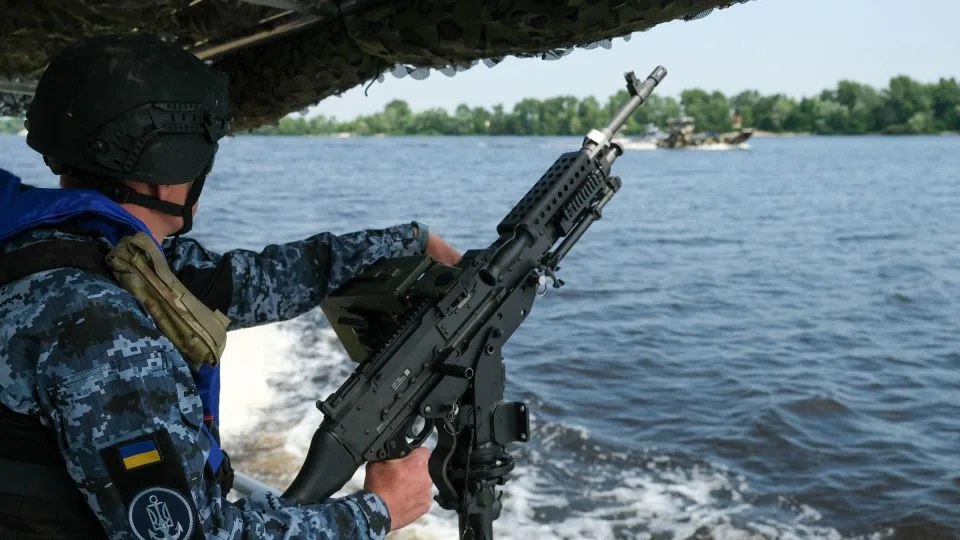 Navele de patrulare donate de americani oferă Ucrainei un avantaj de-a lungul fluviului Nipru VIDEO Navele de patrulare donate de americani oferă Ucrainei un avantaj de-a lungul fluviului Nipru VIDEO