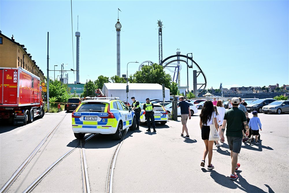 O persoană a murit şi mai multe au fost rănite într-un accident de roller-coaster în Suedia