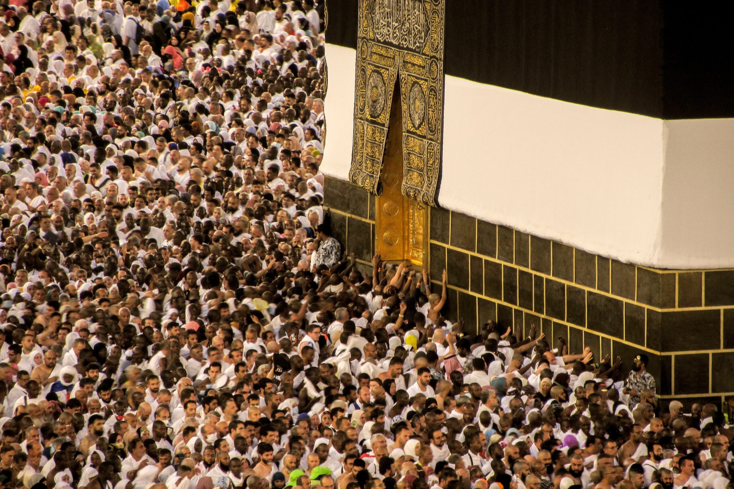 Sute de mii de musulmani în prima zi a pelerinajului anual de la Mecca FOTO