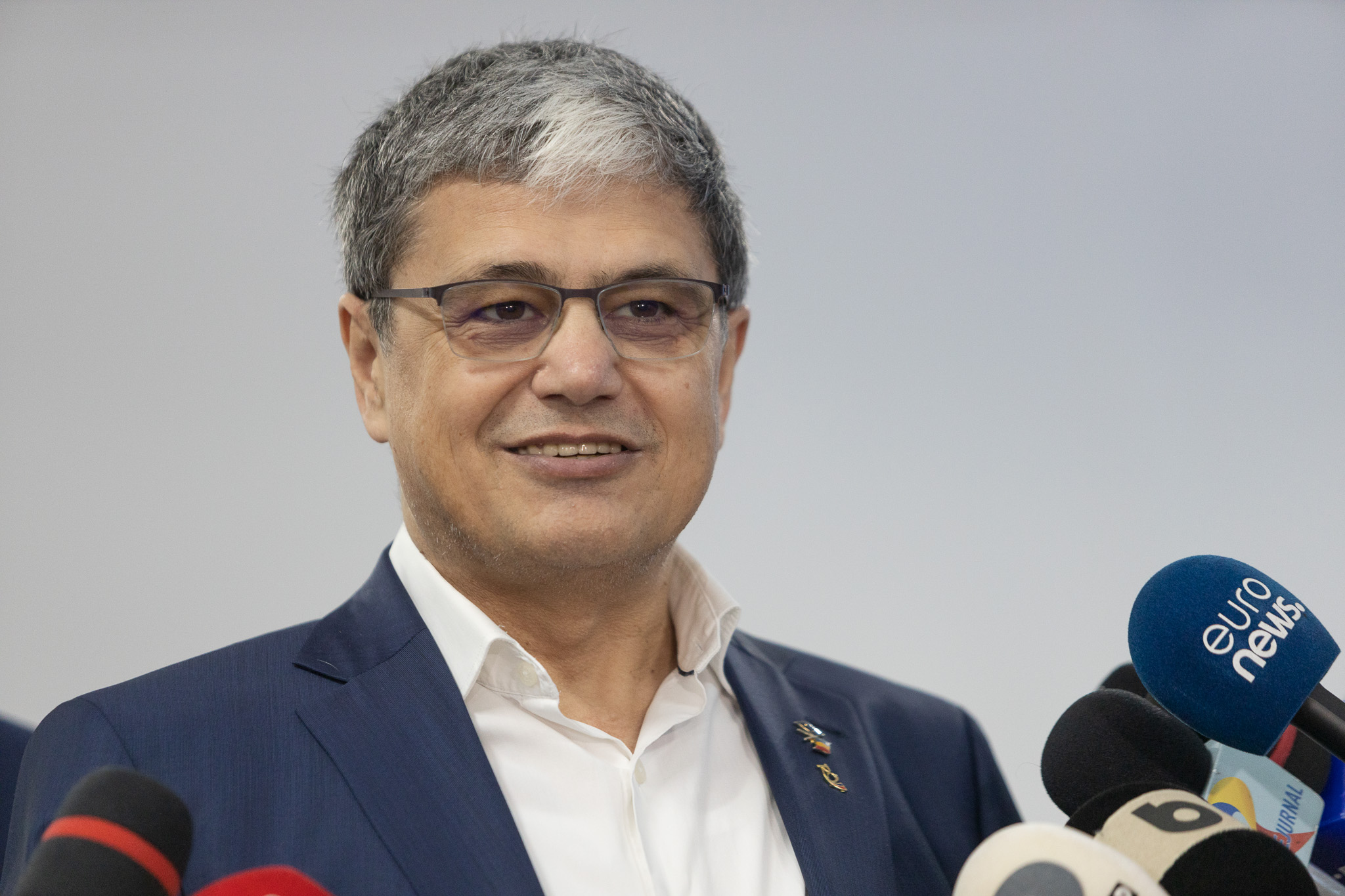 România nu poate lua bani din PNRR fără reforma pensiilor speciale sau a salarizării bugetare