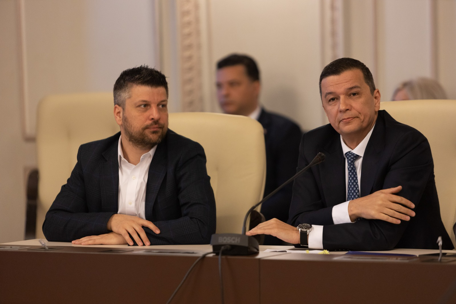 Planul lui Sorin Grindeanu, a doua oară la Transporturi: „La sfârșitul lui 2024, să avem cel puțin 200 km de drum expres sau autostradă” Planul lui Sorin Grindeanu, a doua oară la Transporturi: „La sfârșitul lui 2024, să avem cel puțin 200 km de drum expres sau autostradă”
