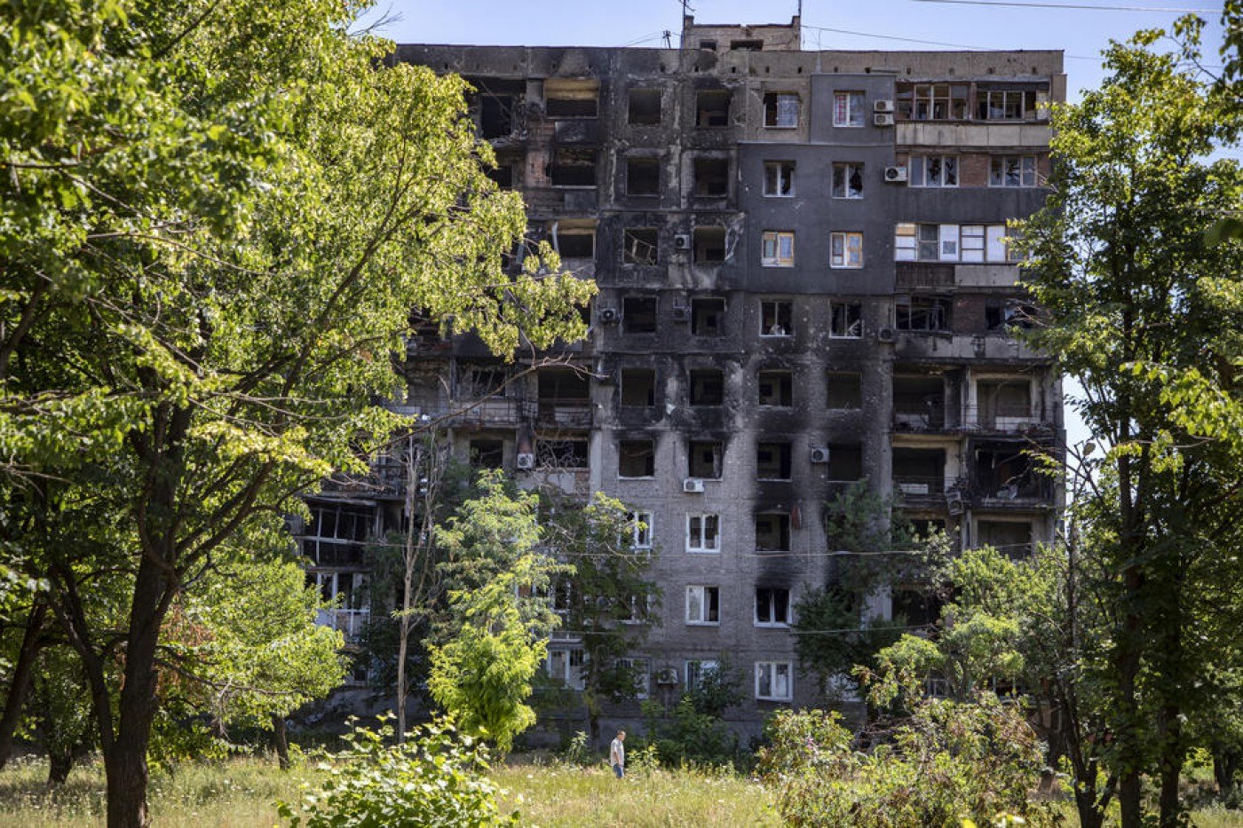 Mărturia rușilor care cumpără proprietăți în orașul devastat Mariupol