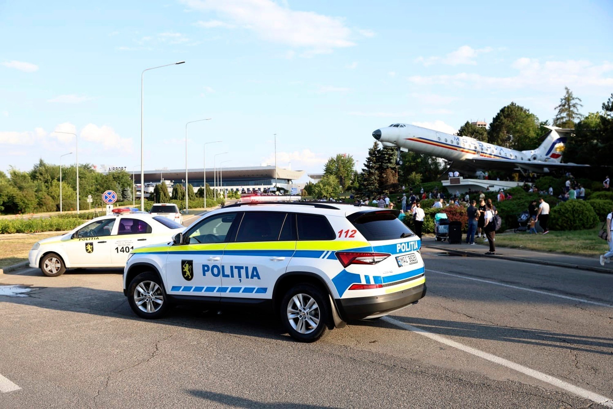Autorul atacului armat de pe Aeroportul Chișinău a murit. Incidentul s-a soldat cu două decese Autorul atacului armat de pe Aeroportul Chișinău a murit. Incidentul s-a soldat cu două decese