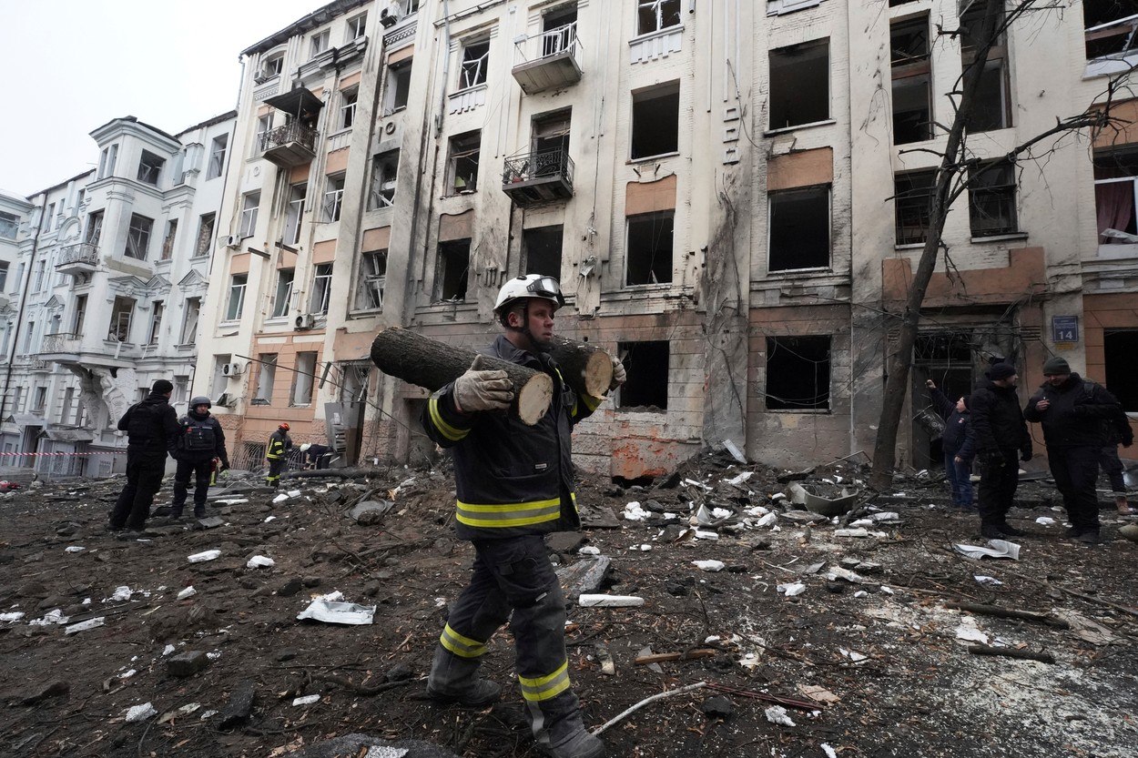 Bombardamente ruseşti asupra regiunii ucrainene Harkov: Cel puţin 31 răniţi, între care nouă copii