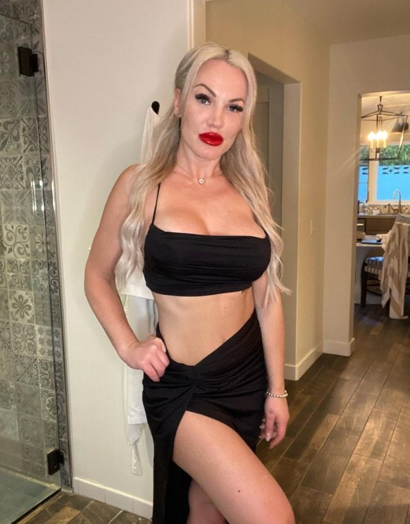 O profesoară de 35 de ani, din Canada, a fost concediată după ce a refuzat să-și închidă contul OnlyFans