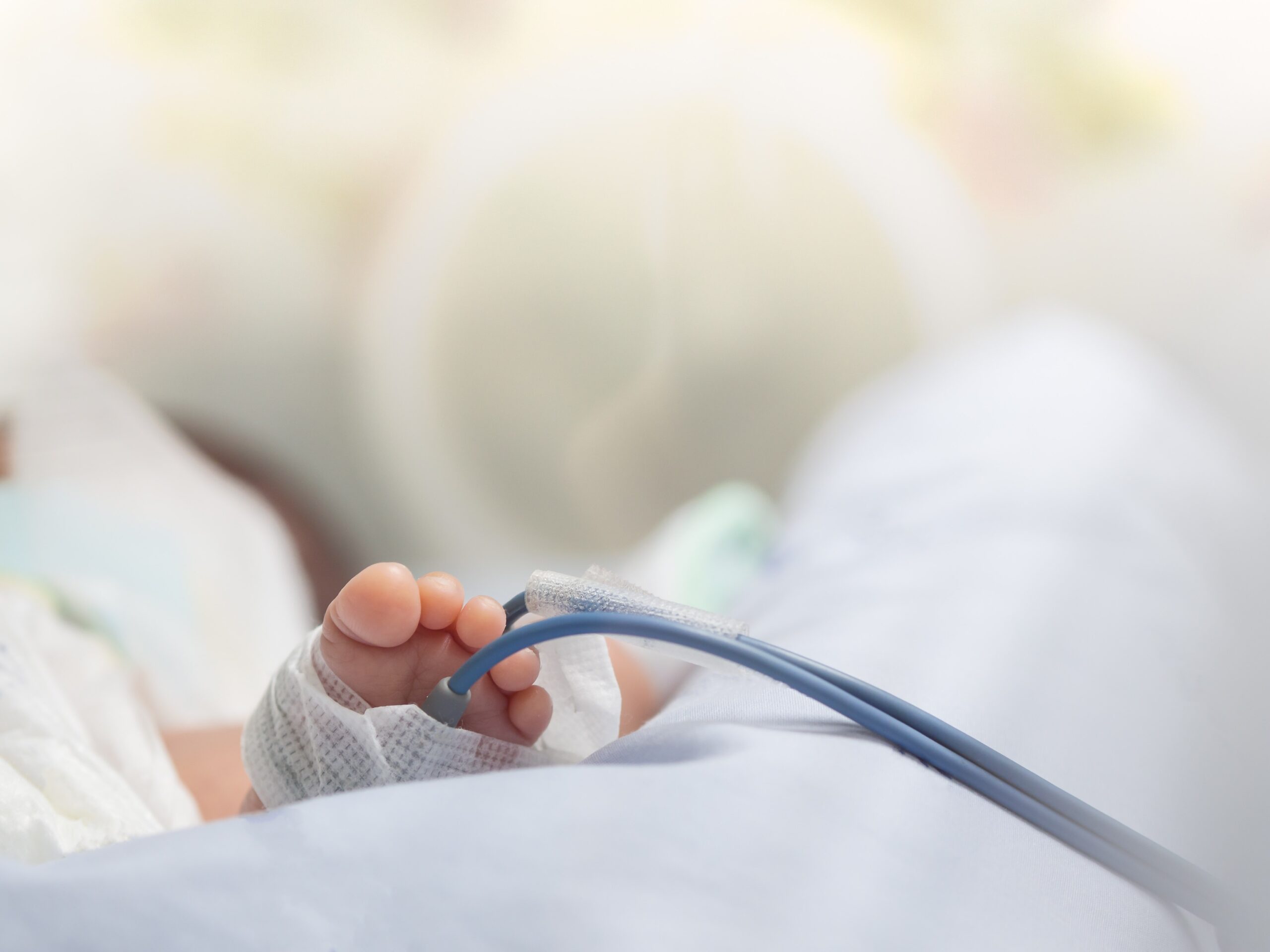 Virusul mortal care atacă bebelușii din Europa. Avertismentul medicilor: „Vedem o boală catastrofală!”