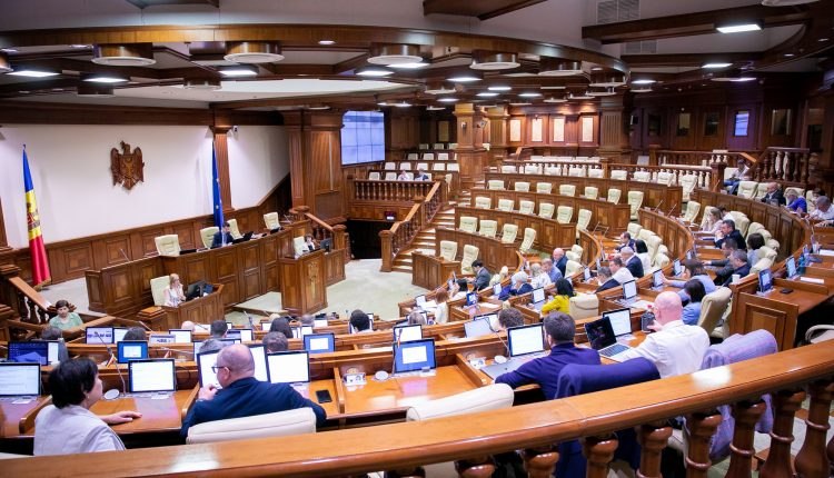 Primul pas spre adoptarea legii care interzice membrilor partidelor scoase în afara legii să participe la alegeri în R. Moldova