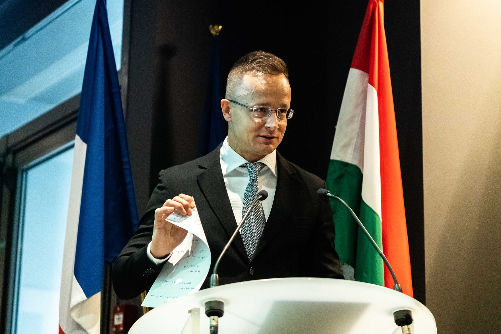 Ungaria continuă să șantajeze Ucraina în schimbul ajutorului militar. Condiția pusă de Budapesta