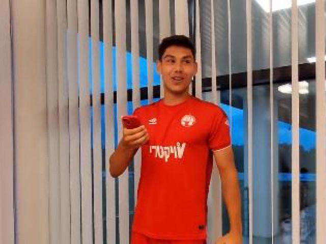 Antonio Sefer a primit “botezul” la Hapoel Beer Sheva! Ce melodie românească a cântat