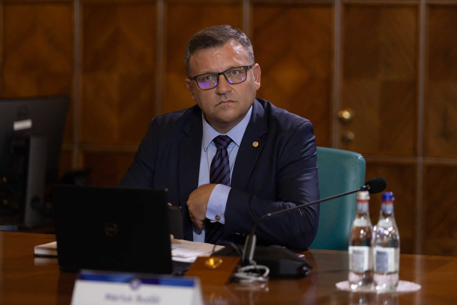 Primul „cap care cade” după scandalul din „azilele groazei”. Ministrul Muncii, Marius Budăi, a DEMISIONAT. Marcel Ciolacu: „Este reacția firească” Primul „cap care cade” după scandalul din „azilele groazei”. Ministrul Muncii, Marius Budăi, a DEMISIONAT. Marcel Ciolacu: „Este reacția firească”