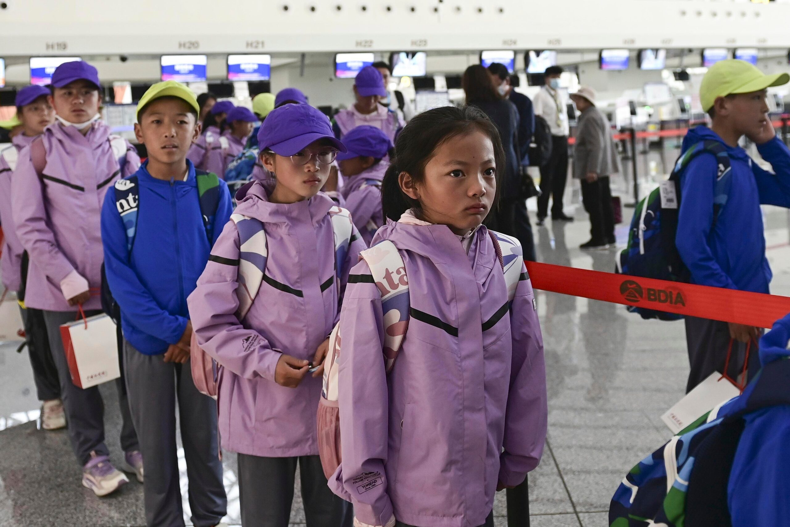 SUA sancţionează China pentru asimilarea forţată a copiilor tibetani:. Sunt obligaţi să urmeze cursuri în limba chineză SUA sancţionează China pentru asimilarea forţată a copiilor tibetani:. Sunt obligaţi să urmeze cursuri în limba chineză