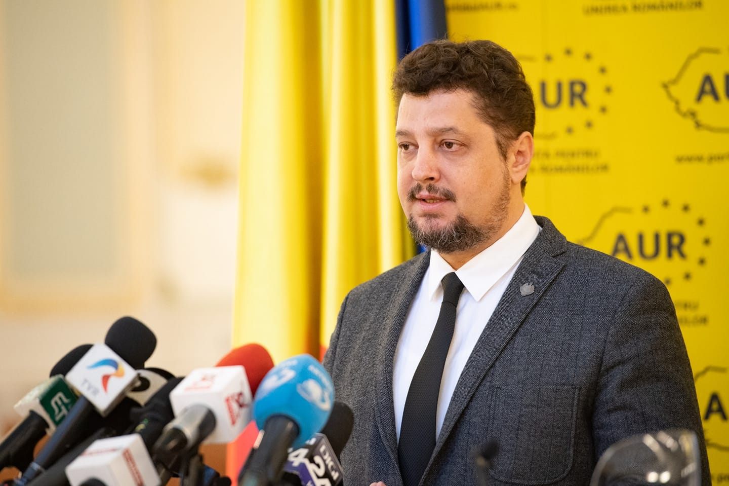 AUR anunță ca va da afară peste 500.000 de bugetari, dacă va ajunge la guvernare