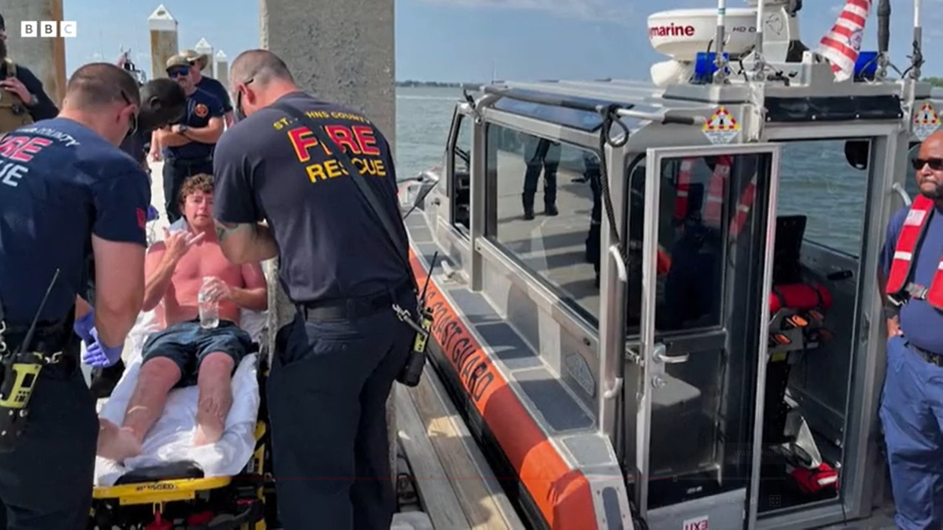 Un tânăr din Florida a fost salvat dintr-o barcă parțial scufundată după 35 de ore pe mare VIDEO Un tânăr din Florida a fost salvat dintr-o barcă parțial scufundată după 35 de ore pe mare VIDEO