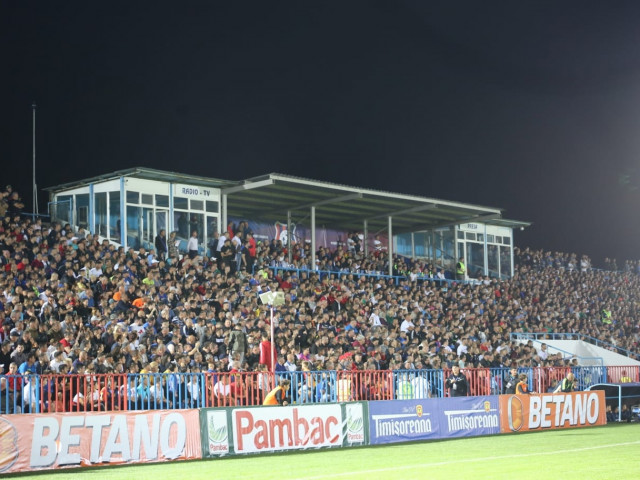 „Nebunie” la partida FC Bihor