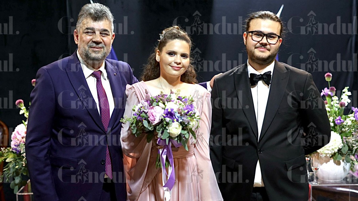 VIDEO EXCLUSIV | Fiul premierului României s-a căsătorit. Primele imagini cu socrul mare Marcel Ciolacu, alături de fericitul cuplu