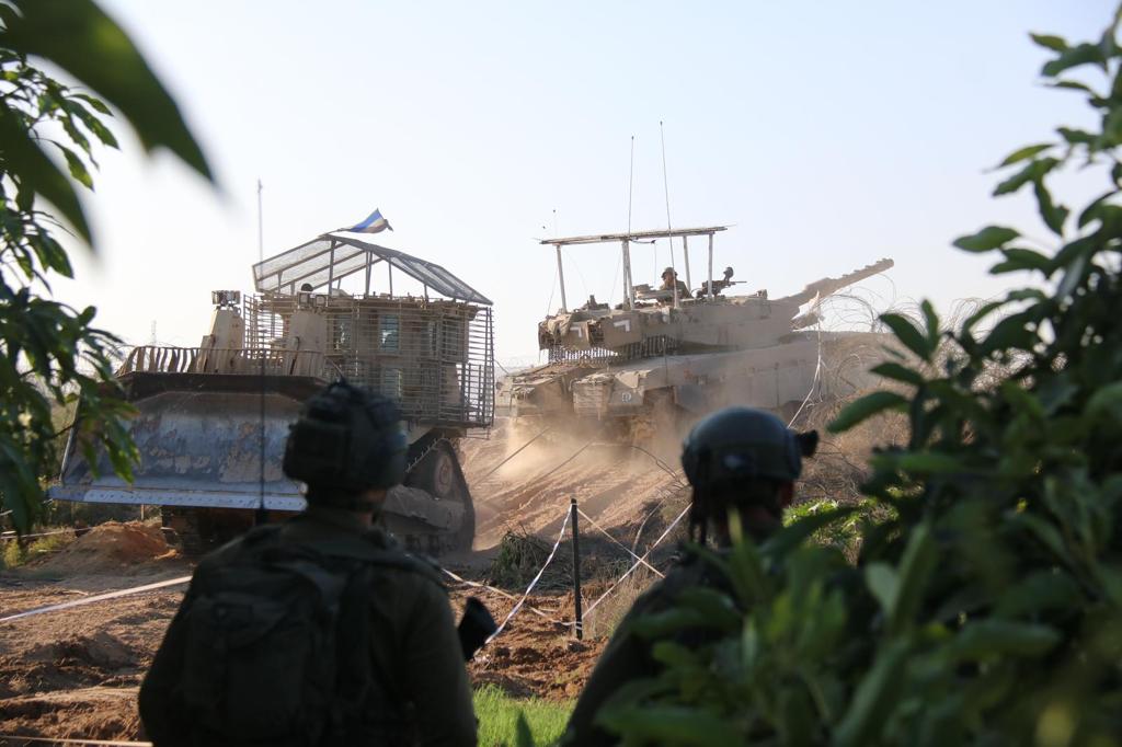 IDF desfășoară operațiuni terestre extinse în Fâșia Gaza/ Aproximativ 300 de ținte ale Hamas au fost lovite de armata israeliană