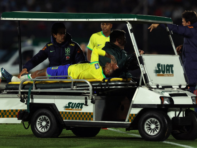 Al-Hilal poate primi 7.500.000€, după accidentarea gravă a lui Neymar