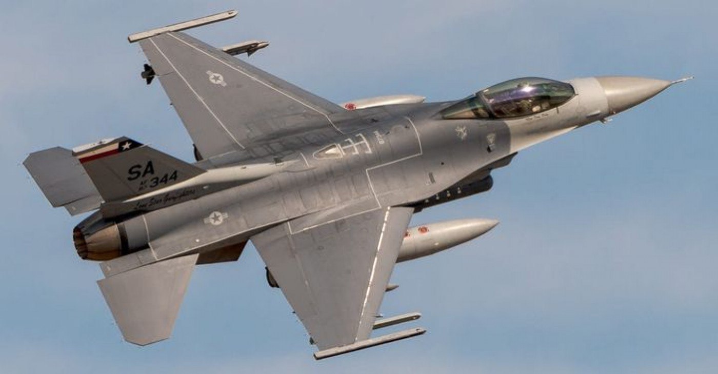 Un avion de luptă american F-16 s-a prăbușit în Coreea de Sud. Pilotul a reușit să se catapulteze