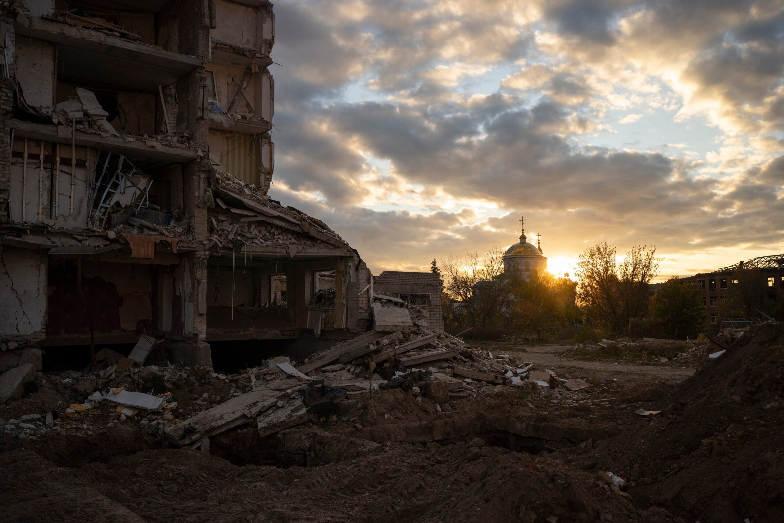 Mai multe oraşe, printre care Kiev, vizate de lovituri aeriene ale Rusiei. A fost întreruptă alimentarea cu energie Mai multe oraşe, printre care Kiev, vizate de lovituri aeriene ale Rusiei. A fost întreruptă alimentarea cu energie