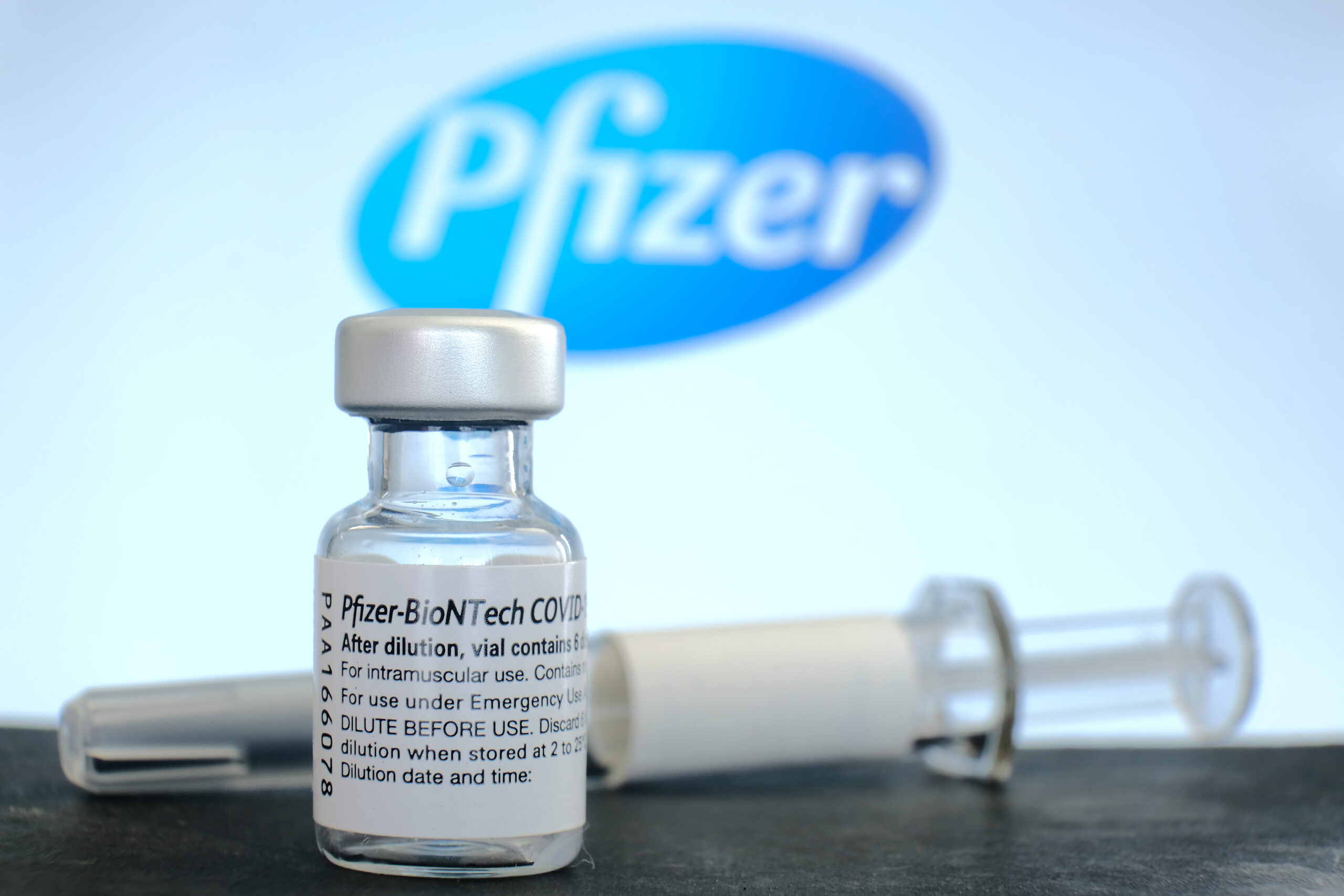 Pfizer a dat în judecată Ungaria, pentru plata a 3 milioane de doze de vaccin Pfizer a dat în judecată Ungaria, pentru plata a 3 milioane de doze de vaccin