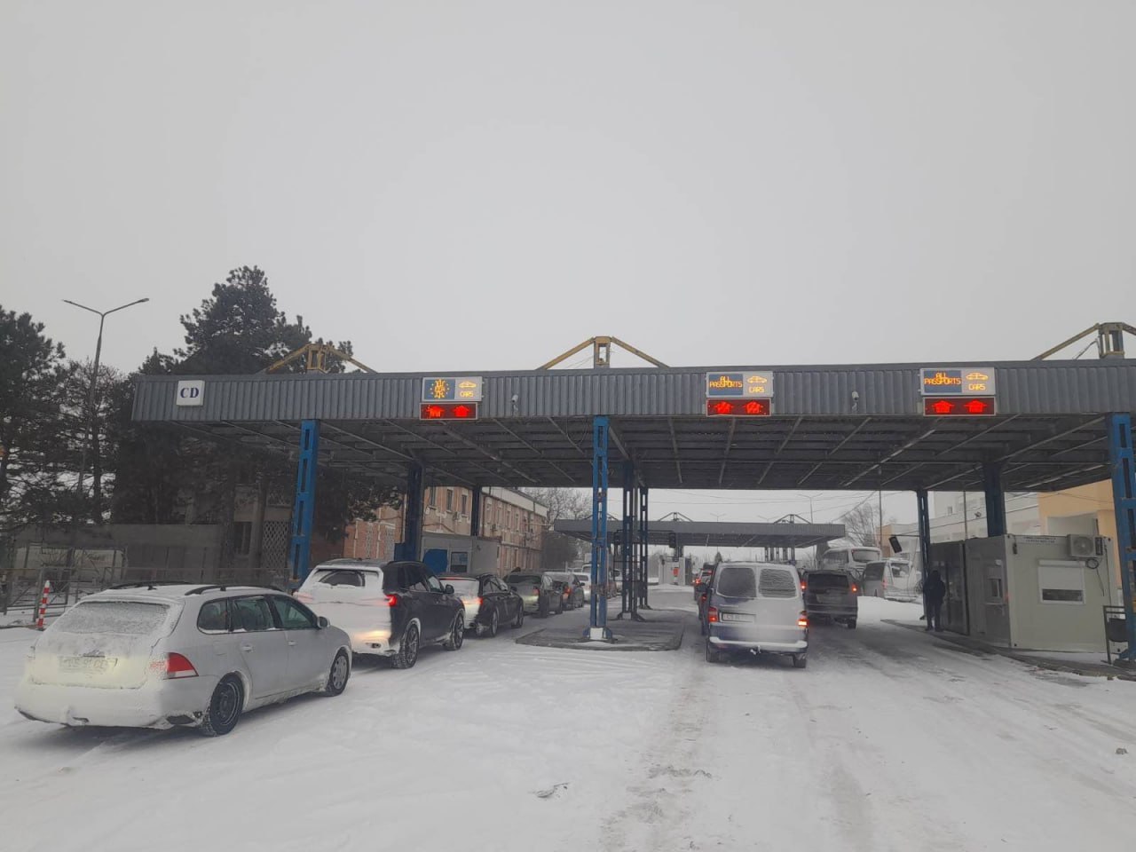 Circulația camioanelor în punctul de trecere a frontierei Leușeni-Albița, reluată după două zile
