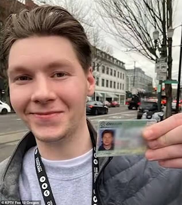 Un tânăr a aflat că ar fi murit. Familia primise certificatul de deces și urna cu cenușă. Ce s-a întâmplat? VIDEO