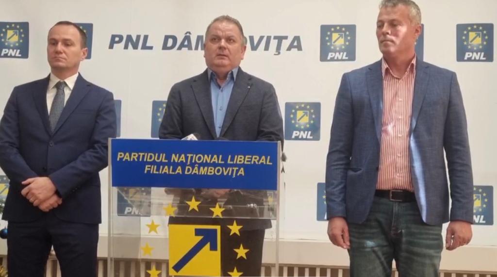 Virgil Guran spune că în județul Dâmbovița, alianța cu PSD s-a încheiat / „Unii se cred în continuare stăpâni de moşie” Virgil Guran spune că în județul Dâmbovița, alianța cu PSD s-a încheiat / „Unii se cred în continuare stăpâni de moşie”