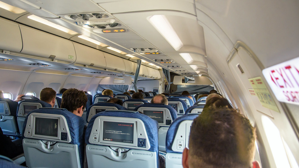 De ce se tem tinerii din Generația Z să mai zboare cu avionul De ce se tem tinerii din Generația Z să mai zboare cu avionul