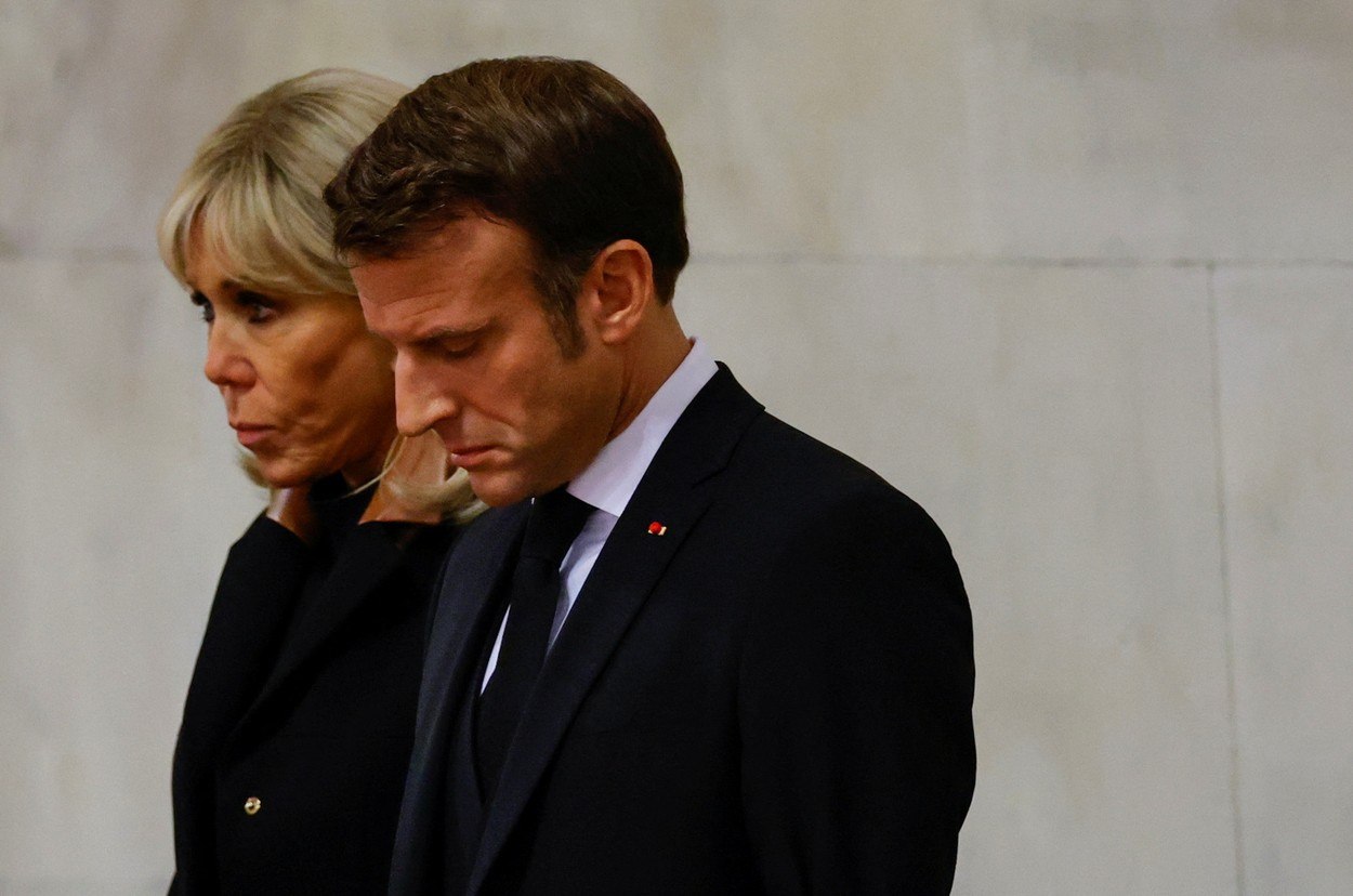 Preşedintele Macron denunţă „informaţiile false” conform cărora soţia sa ar fi o femeie transgender
