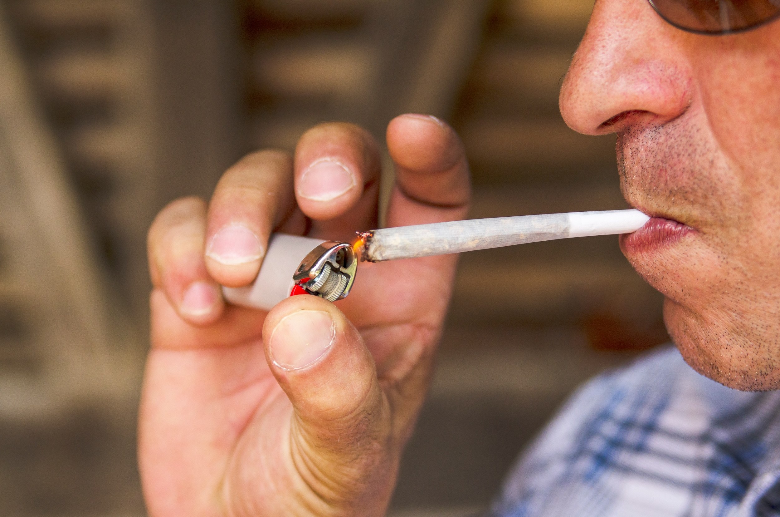 Cum sărbătoresc nemții legalizarea canabisului. Noua lege intră în vigoare la 1 aprilie Cum sărbătoresc nemții legalizarea canabisului. Noua lege intră în vigoare la 1 aprilie