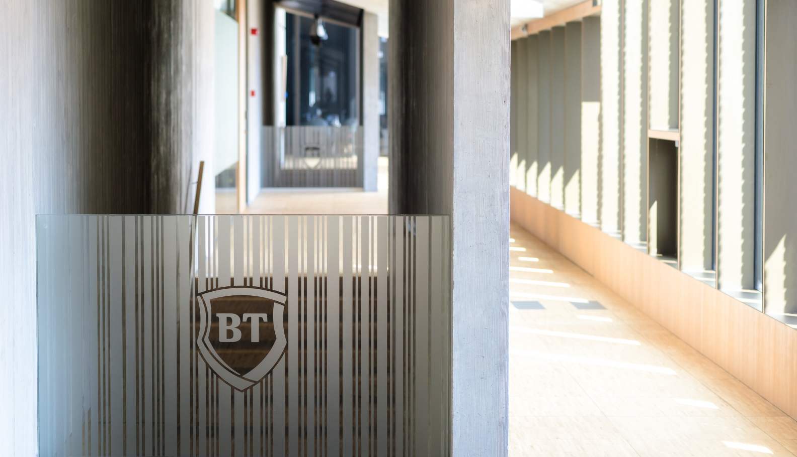 Banca Transilvania, tot mai aproape de a da lovitura pe piața bancară! Consiliul Concurenței analizează tranzacția prin care BT dorește preluarea Grupului OTP din România Banca Transilvania, tot mai aproape de a da lovitura pe piața bancară! Consiliul Concurenței analizează tranzacția prin care BT dorește preluarea Grupului OTP din România