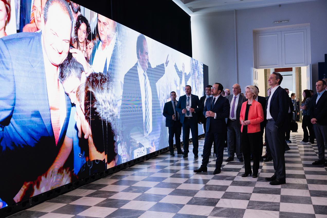 Prietenii lui Putin încearcă se rescrie istoria. Datoria noastră este să ripostăm